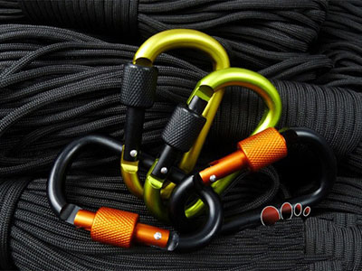 D SHAPE COLORFUL CARABINEER