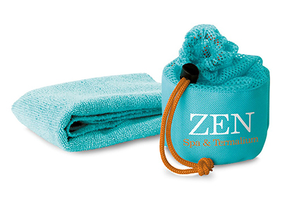 FITNESS TOWEL IN MESH POUCH
