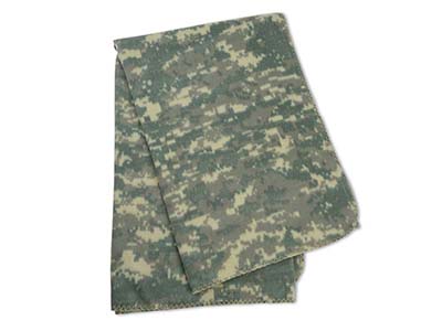 DIGITAL CAMO BLANKET WITH POUCH