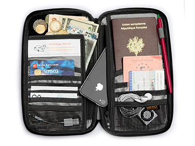 WATERPROOF TRAVEL BAG