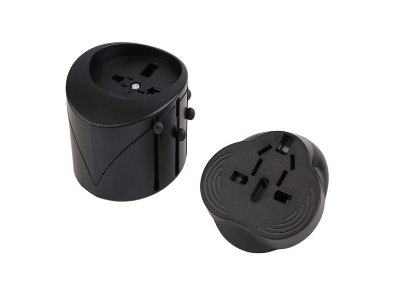 UNIVERSAL TRAVEL ADAPTER
