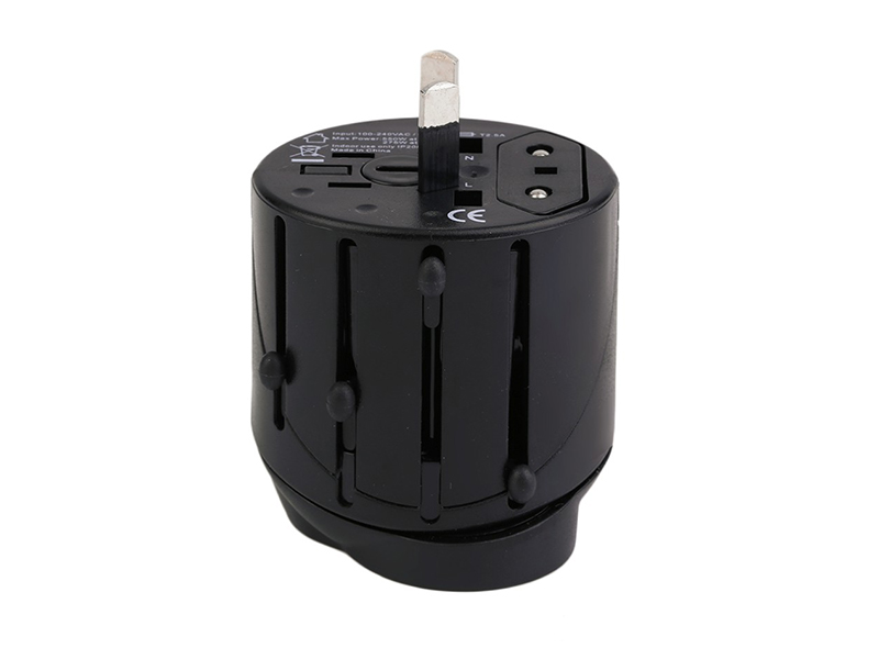 UNIVERSAL TRAVEL ADAPTER