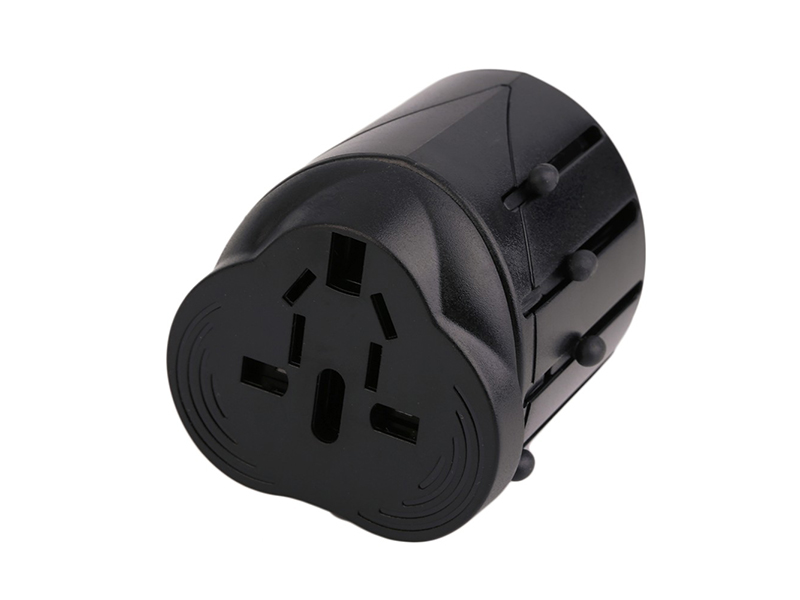 UNIVERSAL TRAVEL ADAPTER