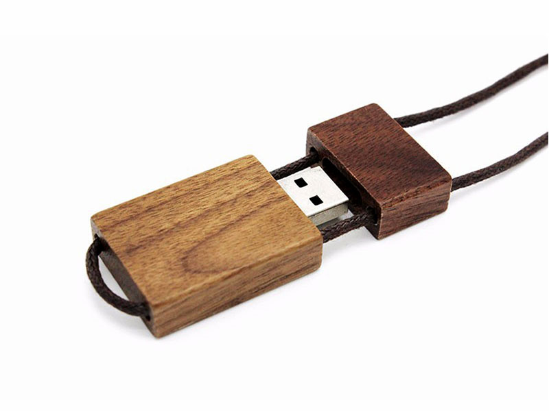 WOODEN USB WITH STRING