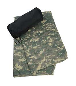 DIGITAL CAMO BLANKET WITH POUCH