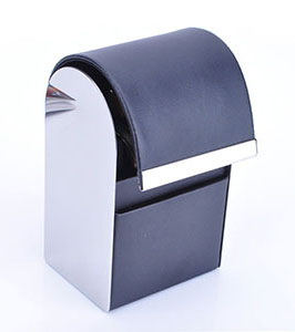 PORTABLE SHOE POLISH SET IN LEATHER BOX